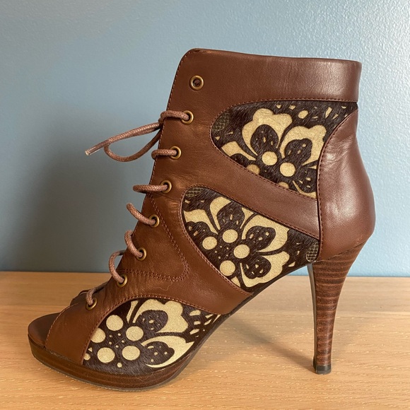 Floral Print Open Toe Ankle Boots - Picture 7 of 12
